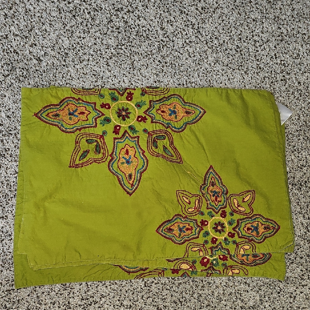 Set Of 4 Embroidered Green Table Placemats Snowflake Boho Vibe